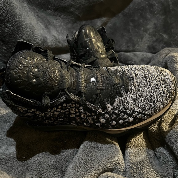 NIKE LEBRON 17 BLACK WHITE - Picture 7 of 10